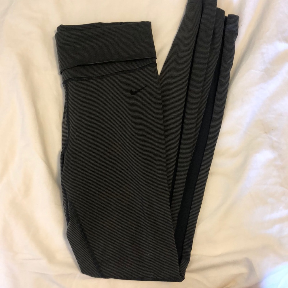 Nike leggings size small